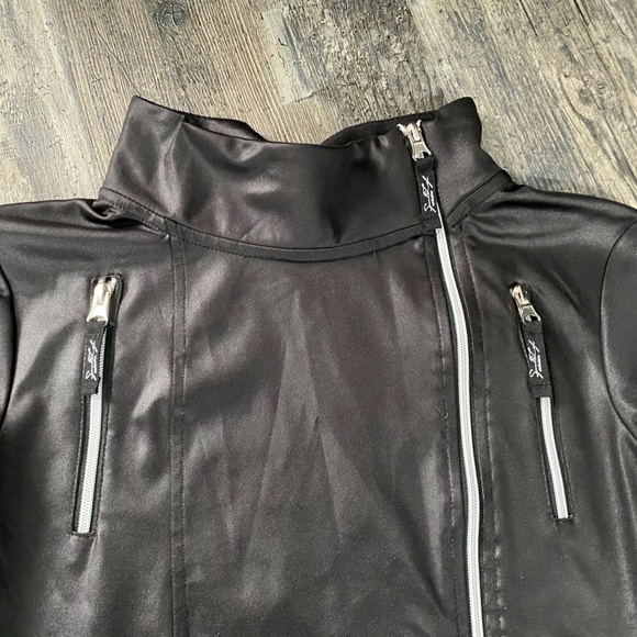 Athleisure set leggings and peplum zip up top - Picture 4 of 7